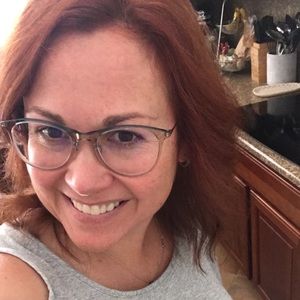 Meet your Posher, Eddiemari